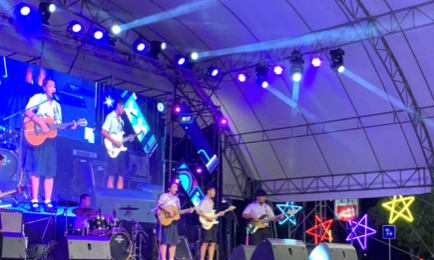 นักเรียนเข้าร่วมประกวดโครงการประกวดวงดนตรีสากลชิงแชมป์จังหวัดสุพรรณบุรี String Contest 2022